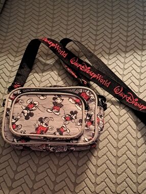 Walt Disney World Mickey Mouse Crossbody Bag/Fanny Pack